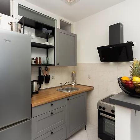 Znjan Apartman *